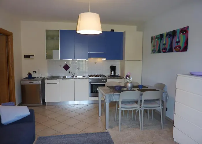 Apartment Azzurra Terrasse Gartenblick Parkplatz Kostenlos 100 Mtr Zum *